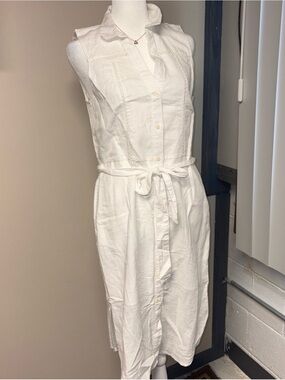 Banana Republic Sz 2 & Abercrombie Fitch Sz XS White Sleeveless